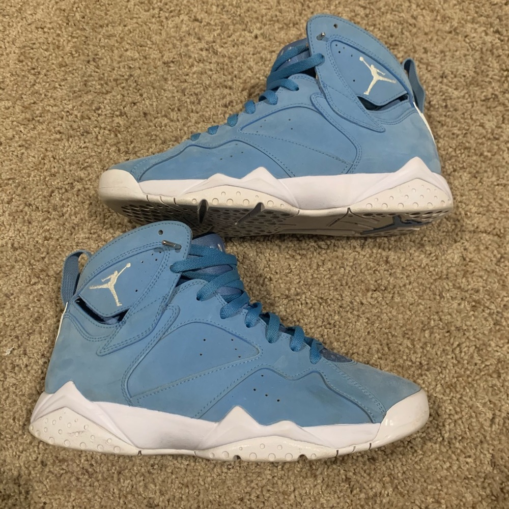 Jordan 7 “Pantone”